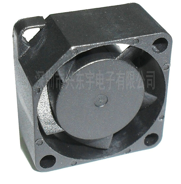 微型橫流風(fēng)扇‘老虎頭上的虱子’四兩撥千斤。