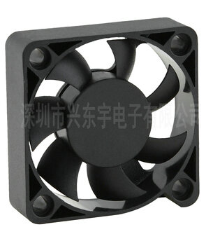 舞臺(tái)燈光散熱風(fēng)扇不僅是舞臺(tái)燈光壽命的延長(zhǎng)者，更能保護(hù)自己